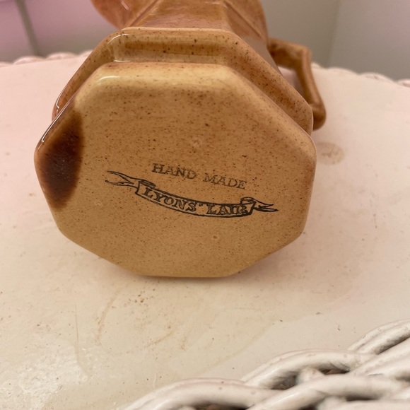 Vintage Lyons Lair Handmade Brown Pitcher/creamer - Picture 4 of 4